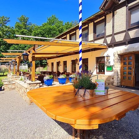 Hotel Waldquelle - Baumhaushotel アエルツェン エクステリア 写真