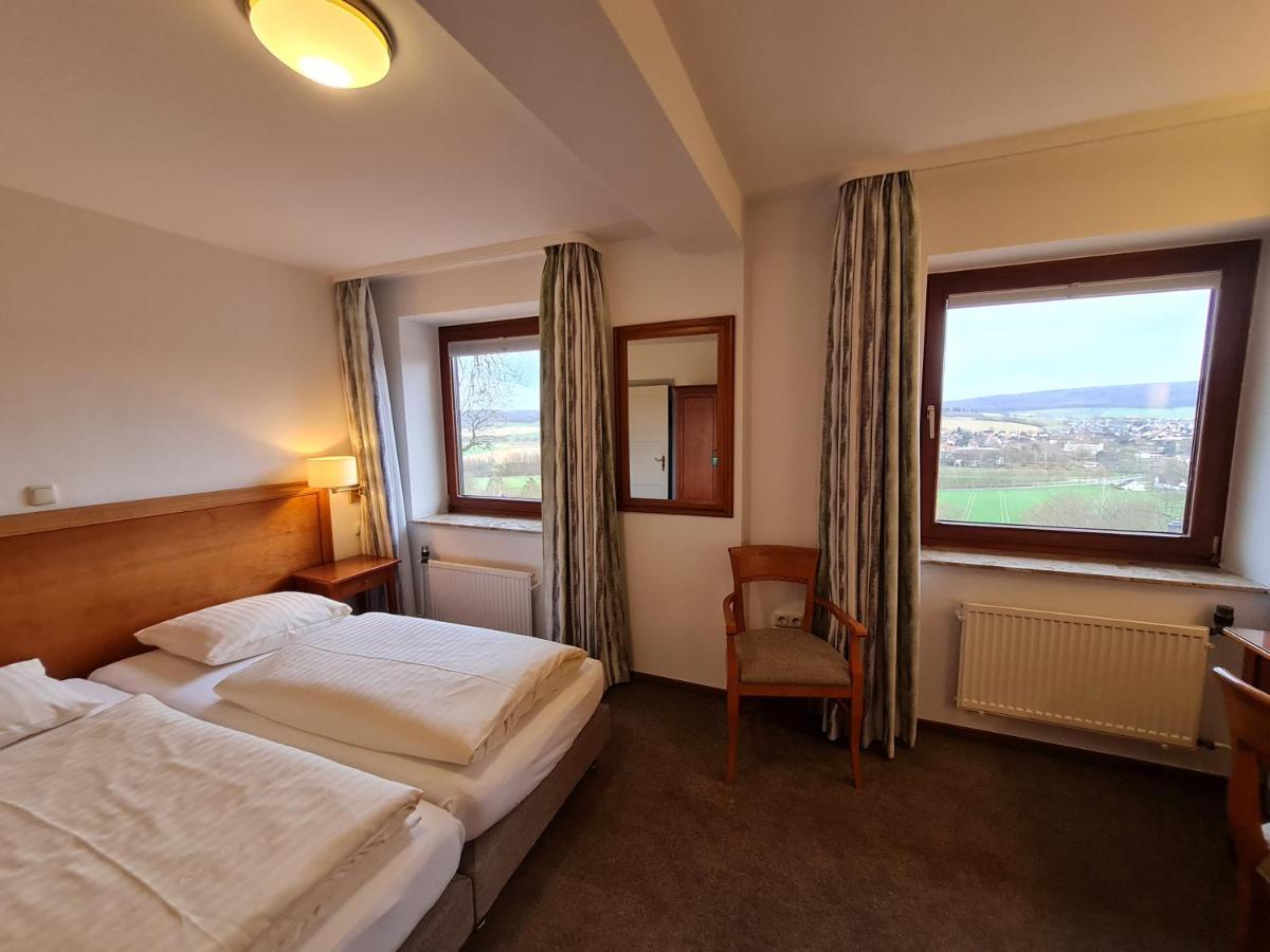 Hotel Waldquelle - Baumhaushotel アエルツェン エクステリア 写真