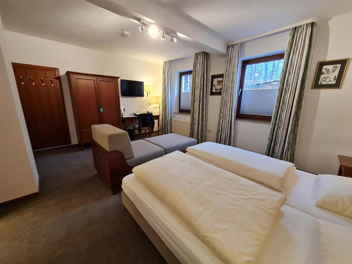 Hotel Waldquelle - Baumhaushotel アエルツェン エクステリア 写真