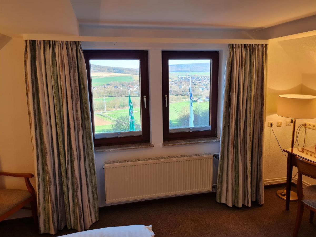 Hotel Waldquelle - Baumhaushotel アエルツェン エクステリア 写真