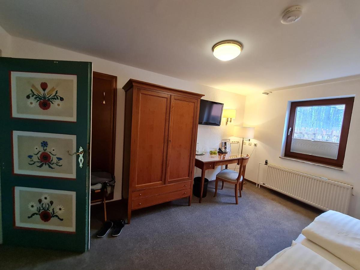 Hotel Waldquelle - Baumhaushotel アエルツェン エクステリア 写真