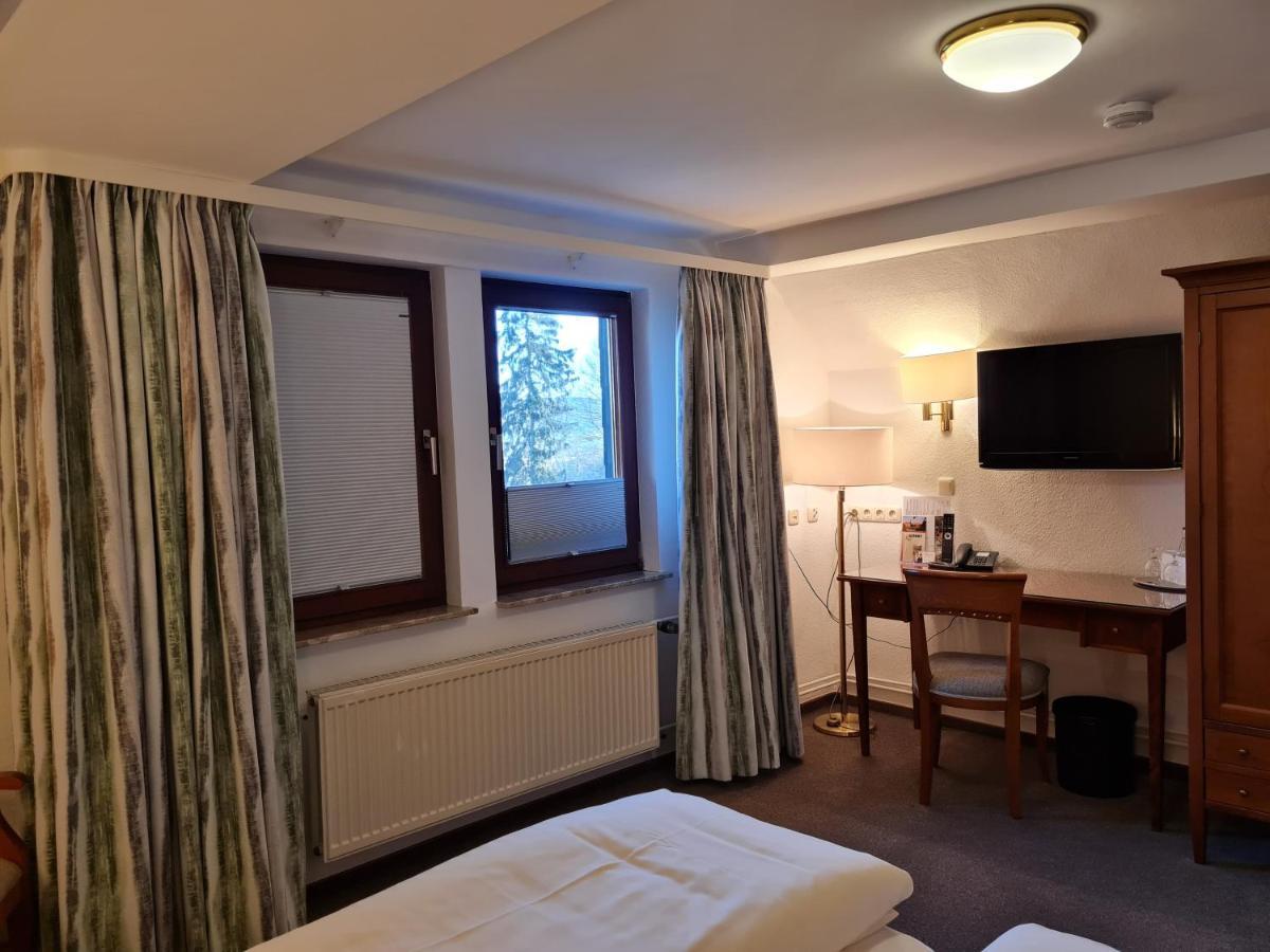 Hotel Waldquelle - Baumhaushotel アエルツェン エクステリア 写真