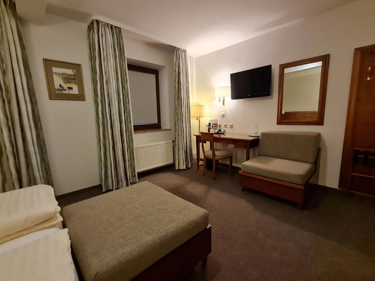 Hotel Waldquelle - Baumhaushotel アエルツェン エクステリア 写真