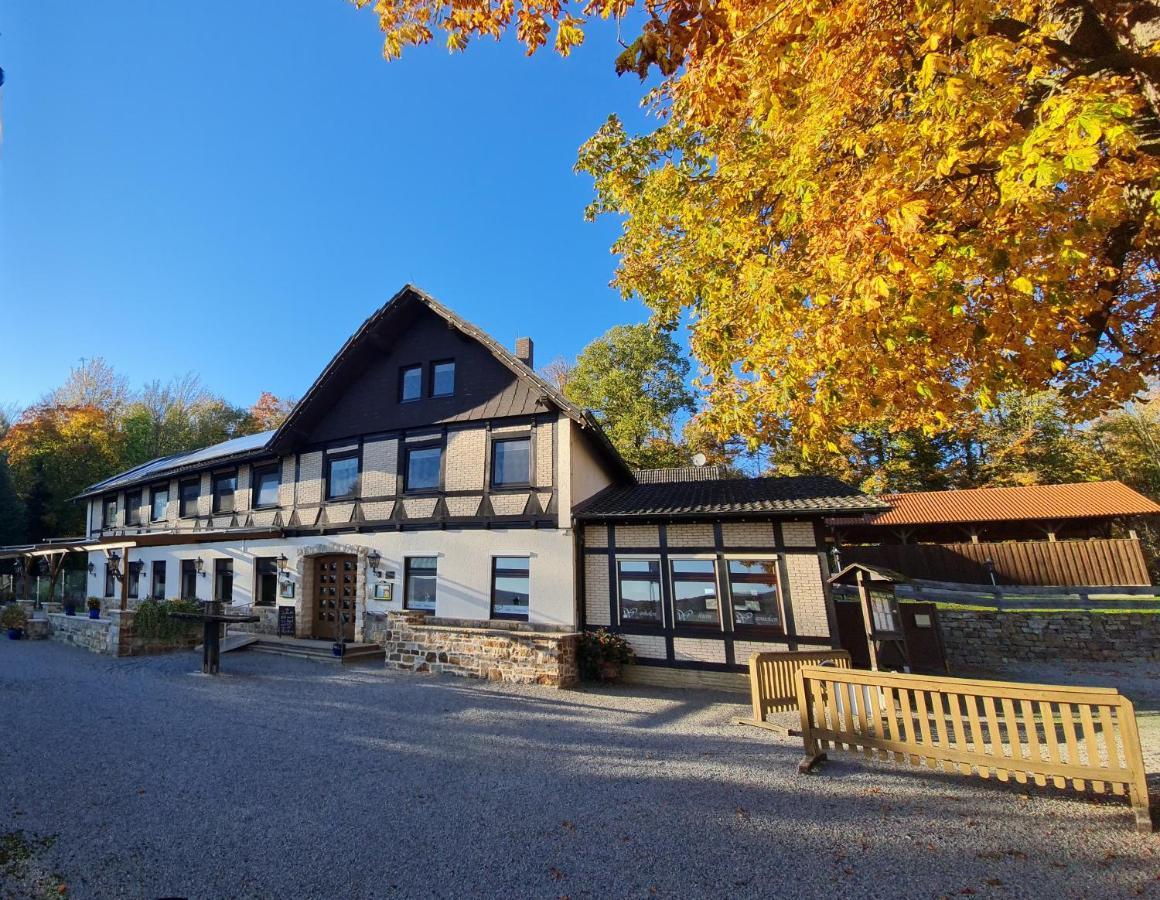 Hotel Waldquelle - Baumhaushotel アエルツェン エクステリア 写真