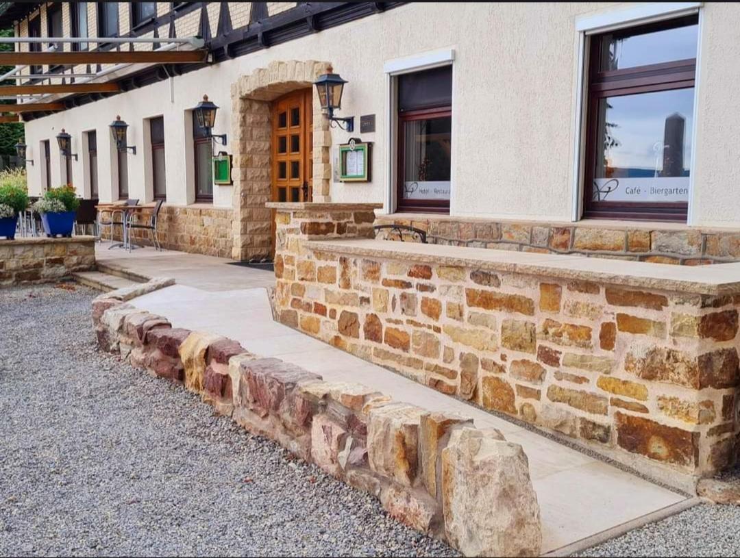 Hotel Waldquelle - Baumhaushotel アエルツェン エクステリア 写真